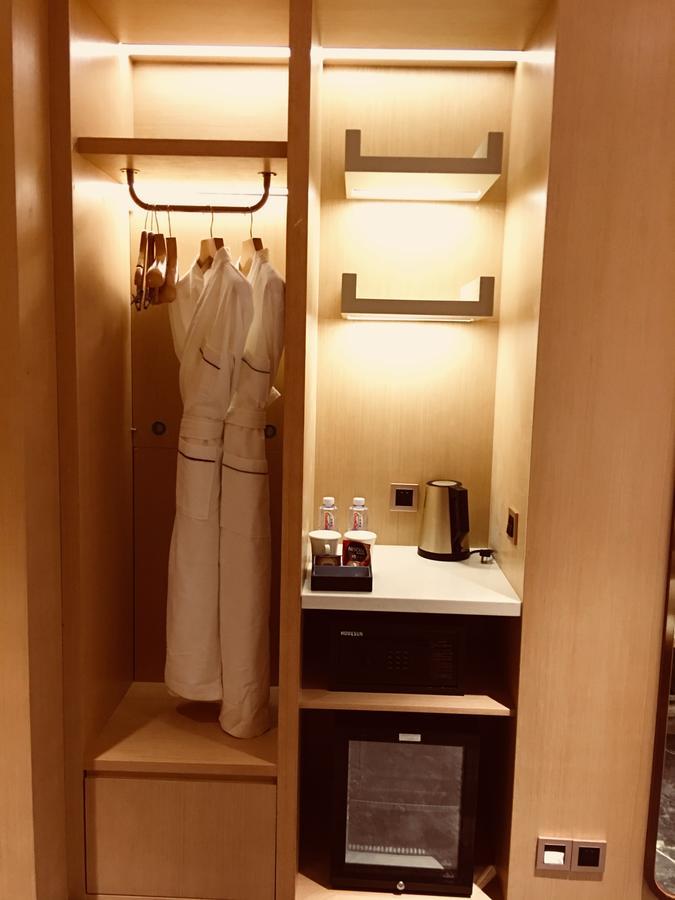 Brandi Hotel Foshan Extérieur photo